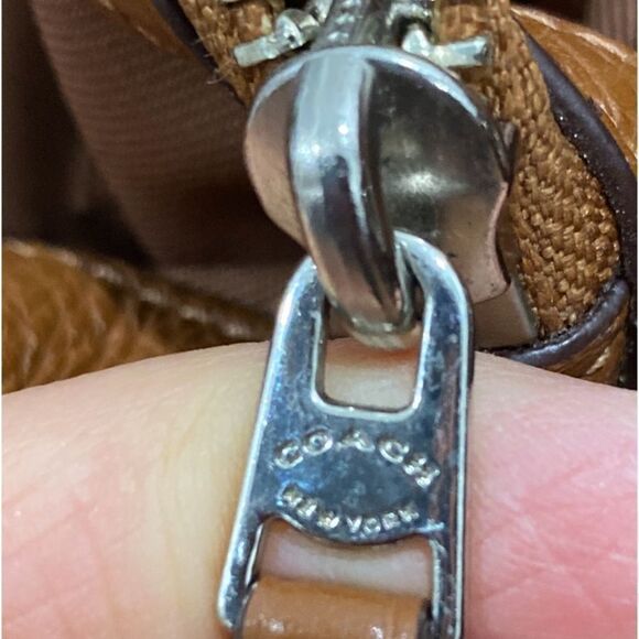 Coach Logo 2Way Carmel Leather Handbag Dual Handle Magnetic Closure - Picture 6 of 17